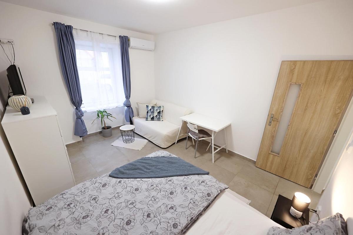 Fara No71 Apart 3 Libice nad Cidlinou Exterior photo